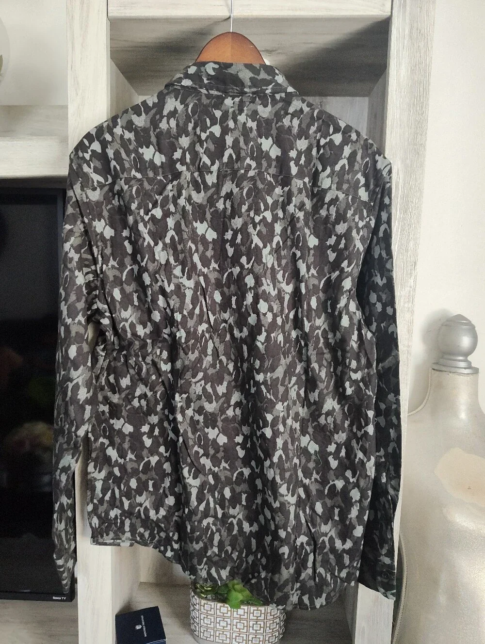 Club Monaco Men's Black and Gray Camouflage Shirt Jacket SZ M Slim Fit